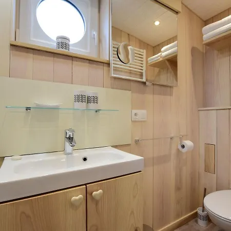 Holiday home Quaint Mobile With Sauna In